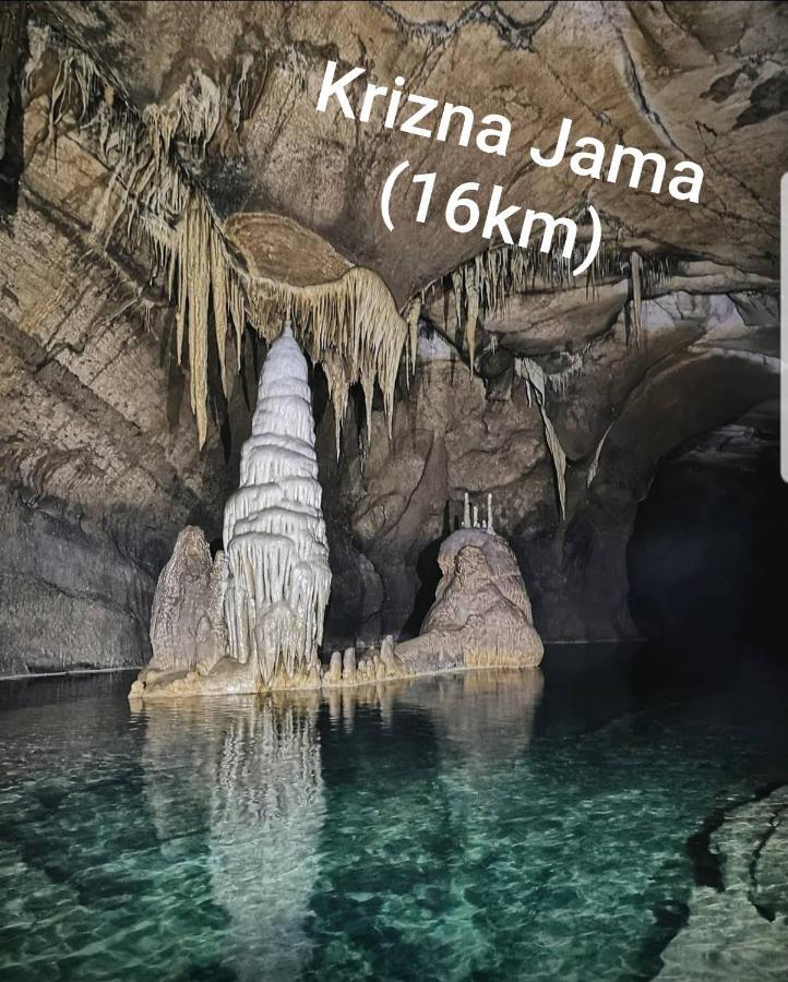 Planinski Dom Na Travni Gori Sodrazica Luaran gambar
