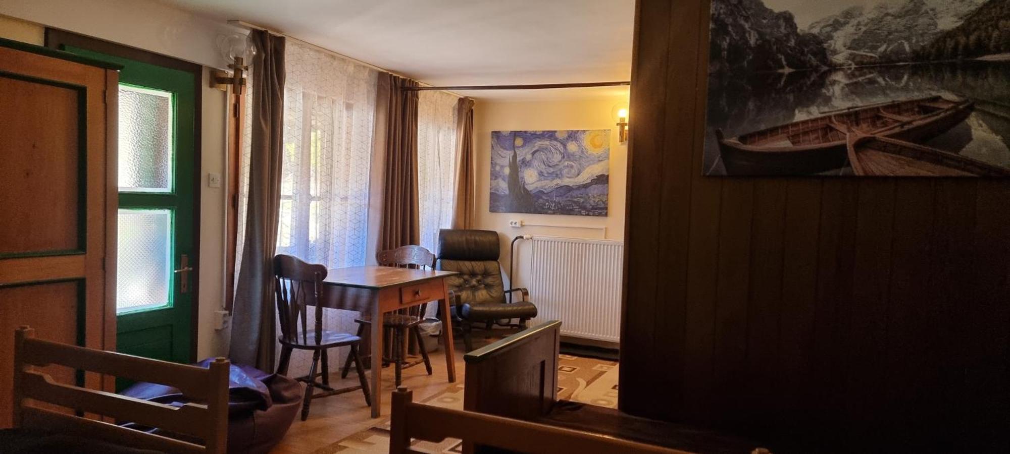 Planinski Dom Na Travni Gori Sodrazica Bilik gambar